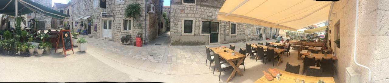 Authentico Deluxe Stari Grad Villa Stari Grad  Eksteriør bilde